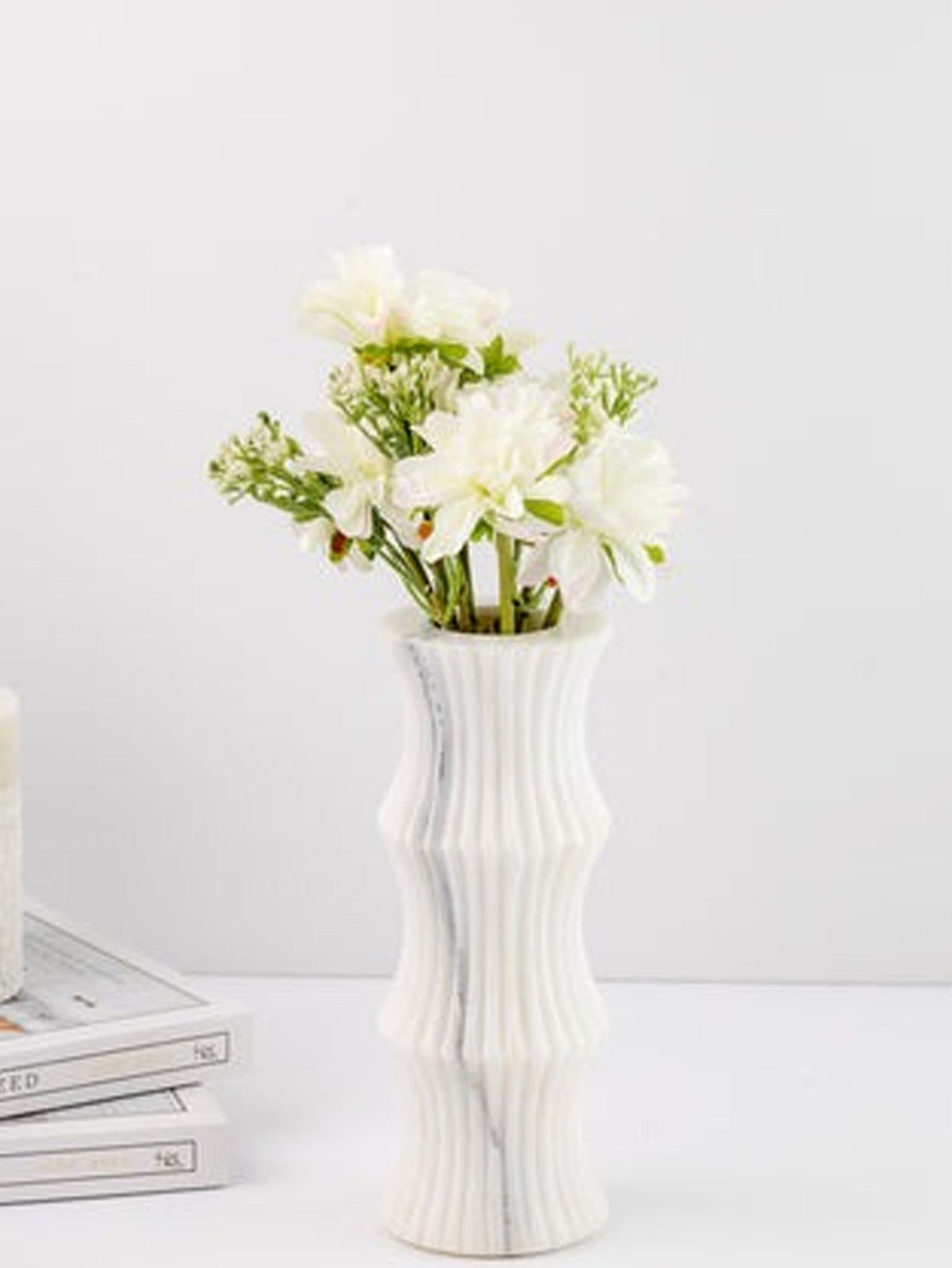 What Are the Best Flower Vases for Luxury Home Decor?