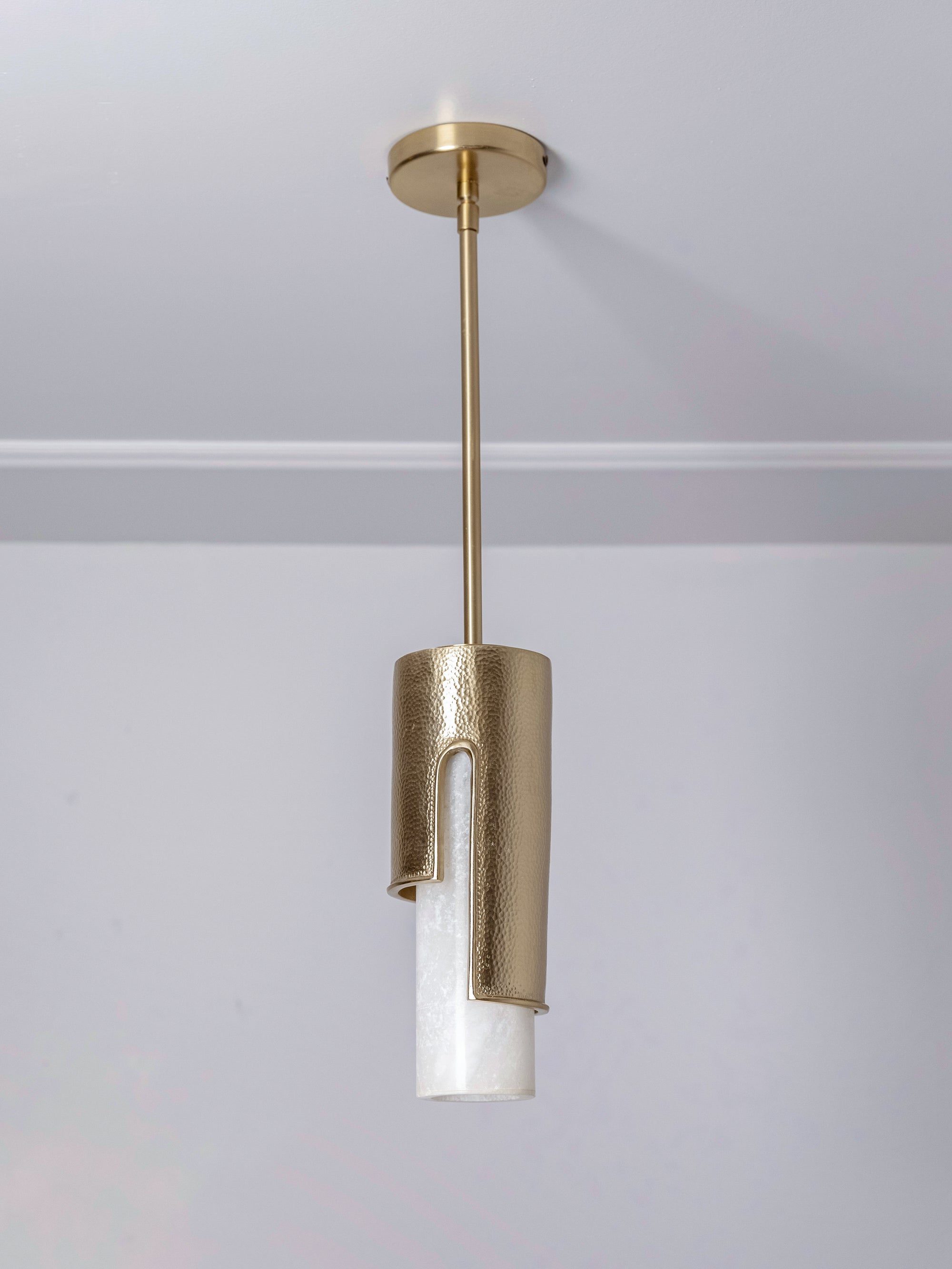 Alabaster Atelier Oris Pendant Light