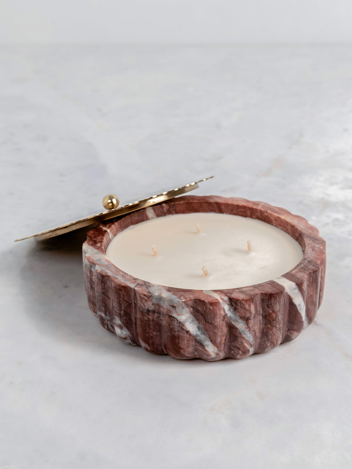 Red Levanto Aureo Scented Candle Vessel