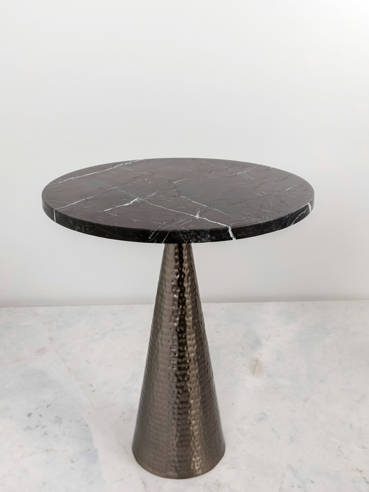 Noir Marquina Sculpt Side Table – 16" x 18"