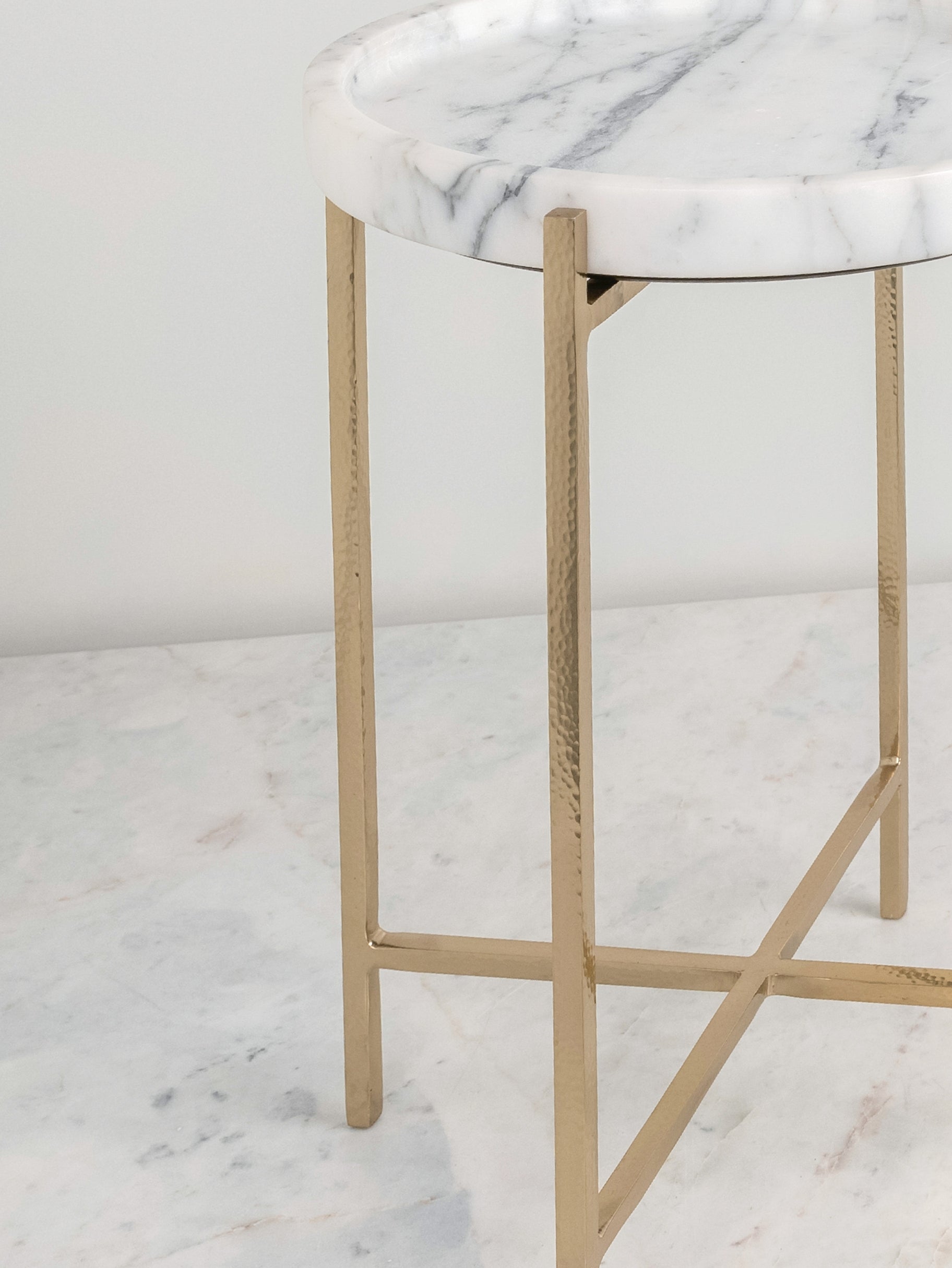 Arabescato Aurex Side Table – 14" x 20"